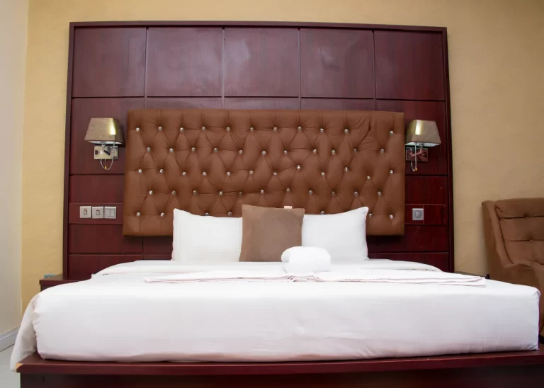 Dejavu Hotel room